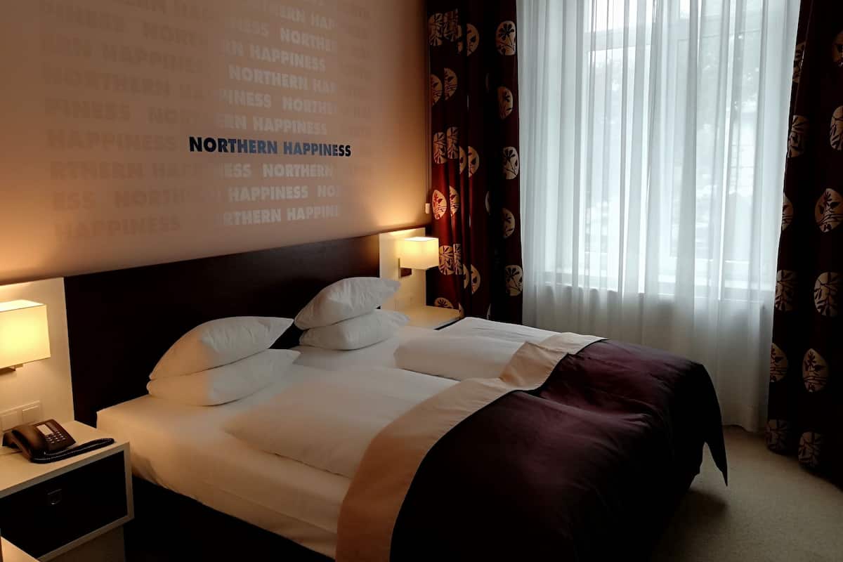 Classic Room, 1 Bedroom | 1 bedroom, hypo-allergenic bedding, down comforters, minibar