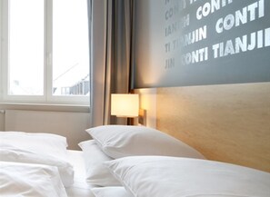 尊荣客房, 1 间卧室, 庭院 | 防过敏的被褥、羽绒被、迷你吧、客房内保险箱