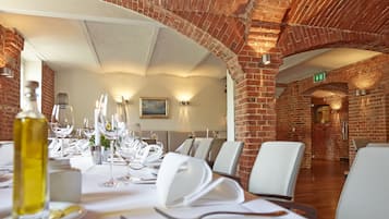 FrĂŒhstĂŒck und Abendessen, lokale KĂŒche