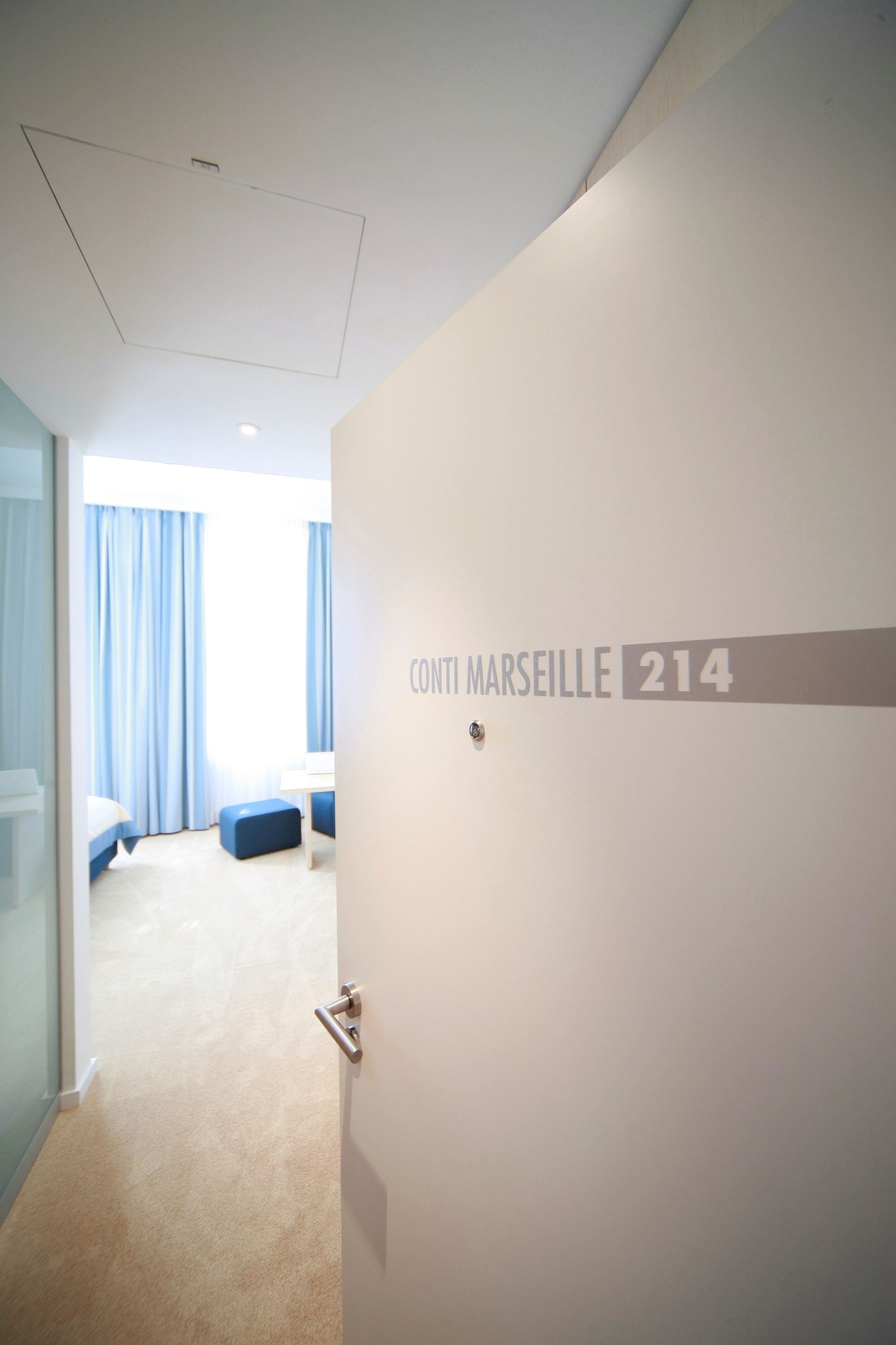 hypo-allergenic bedding, down duvets, free minibar, in-room safe