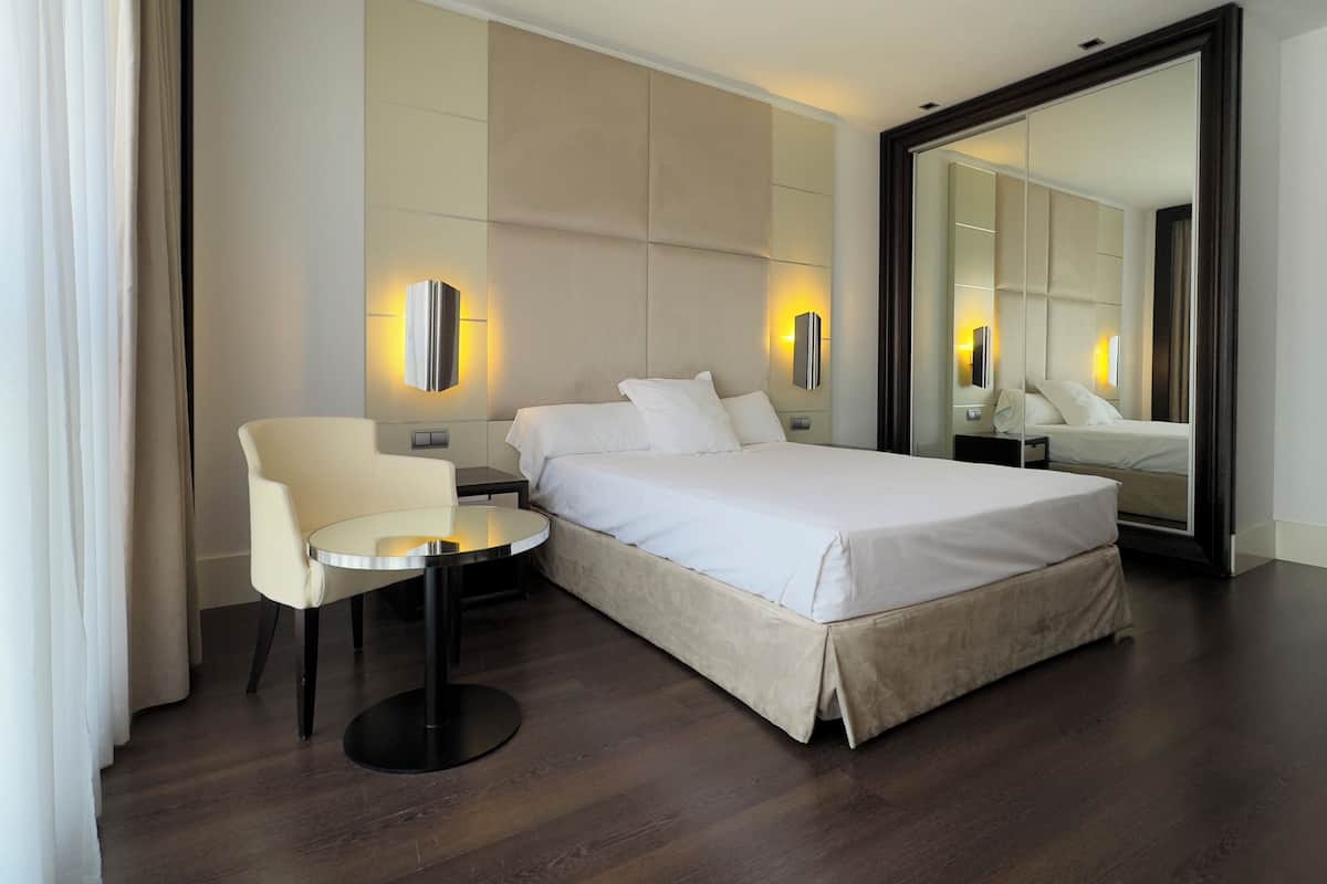 1 bedroom, minibar, in-room safe, desk