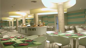 Bữa sáng buffet hàng ngày (12 EUR/mỗi người)