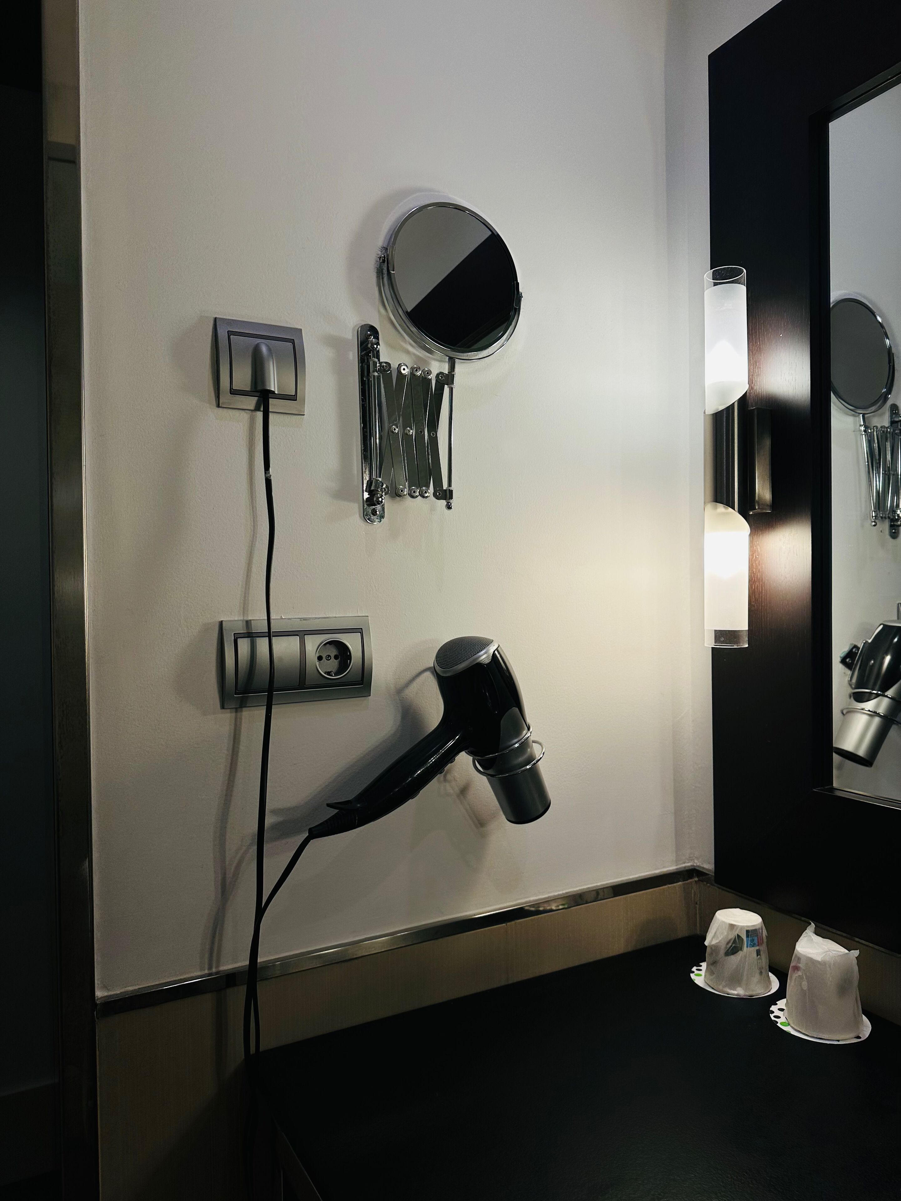 deep-soaking bathtub, free toiletries, hair dryer, bidet