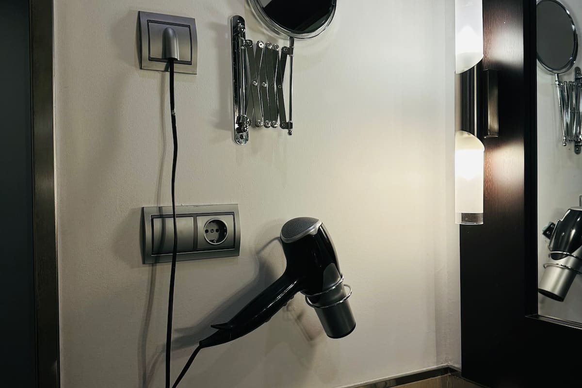 deep-soaking bathtub, free toiletries, hair dryer, bidet