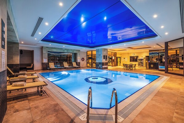 Indoor pool, pool loungers