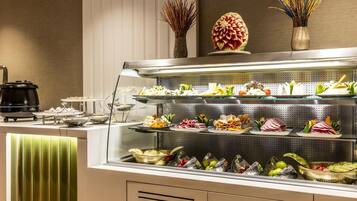 供应早餐、午餐和晚餐,土耳其菜