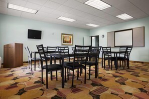 Meeting facility - Days Inn & Suites by Wyndham Columbus NE (Columbus)