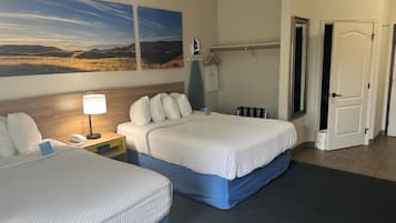 Room, 2 Queen Beds, Non Smoking (Full Kitchen)