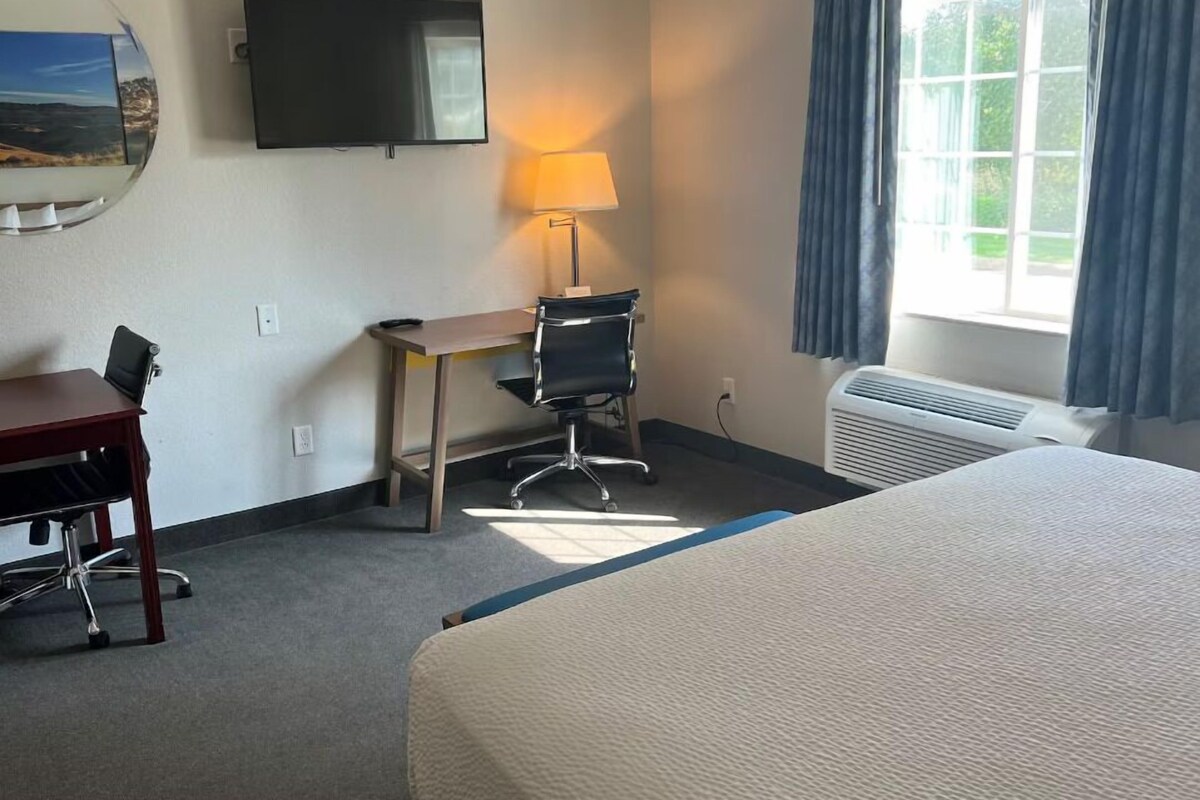 In-room safe, desk, iron/ironing board, cribs (free)