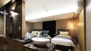 Deluxe Twin Room | In-room safe, desk, WiFi (free) - Hotel Elleinn (Seoul)