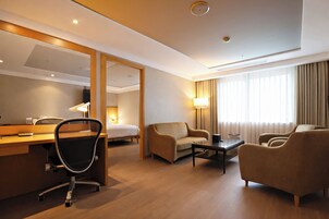 Executive Suite | 客廳 | 電視