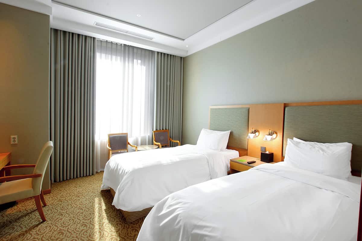 Grand Executive Twin | Minibar, una cassaforte in camera, una scrivania, tende oscuranti