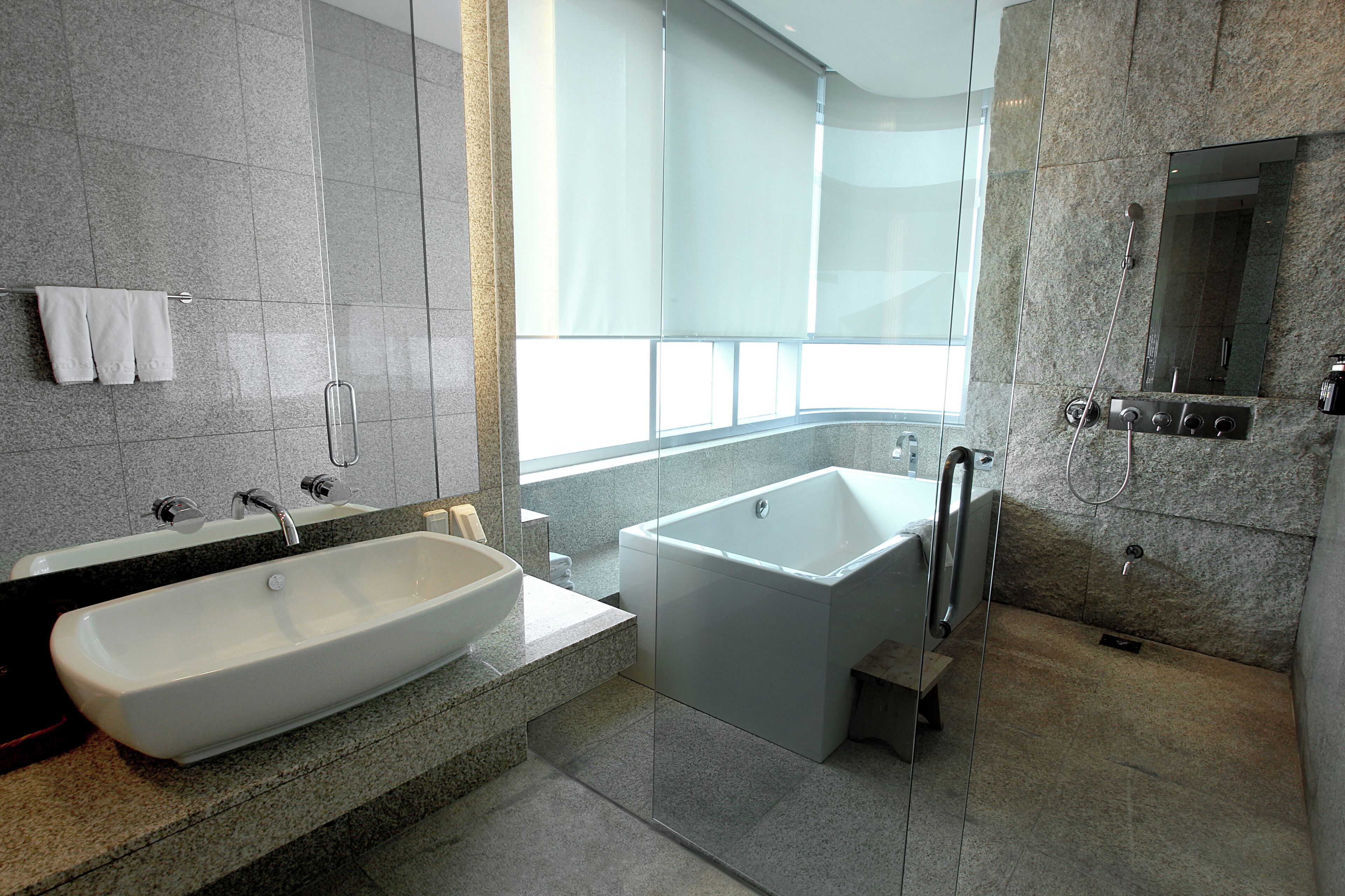Grand Presidential Suite | Bathroom | Hair dryer, bathrobes, slippers, towels
