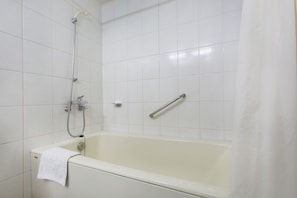 Free toiletries, hair dryer, bathrobes, slippers - Libero Hotel (Busan)