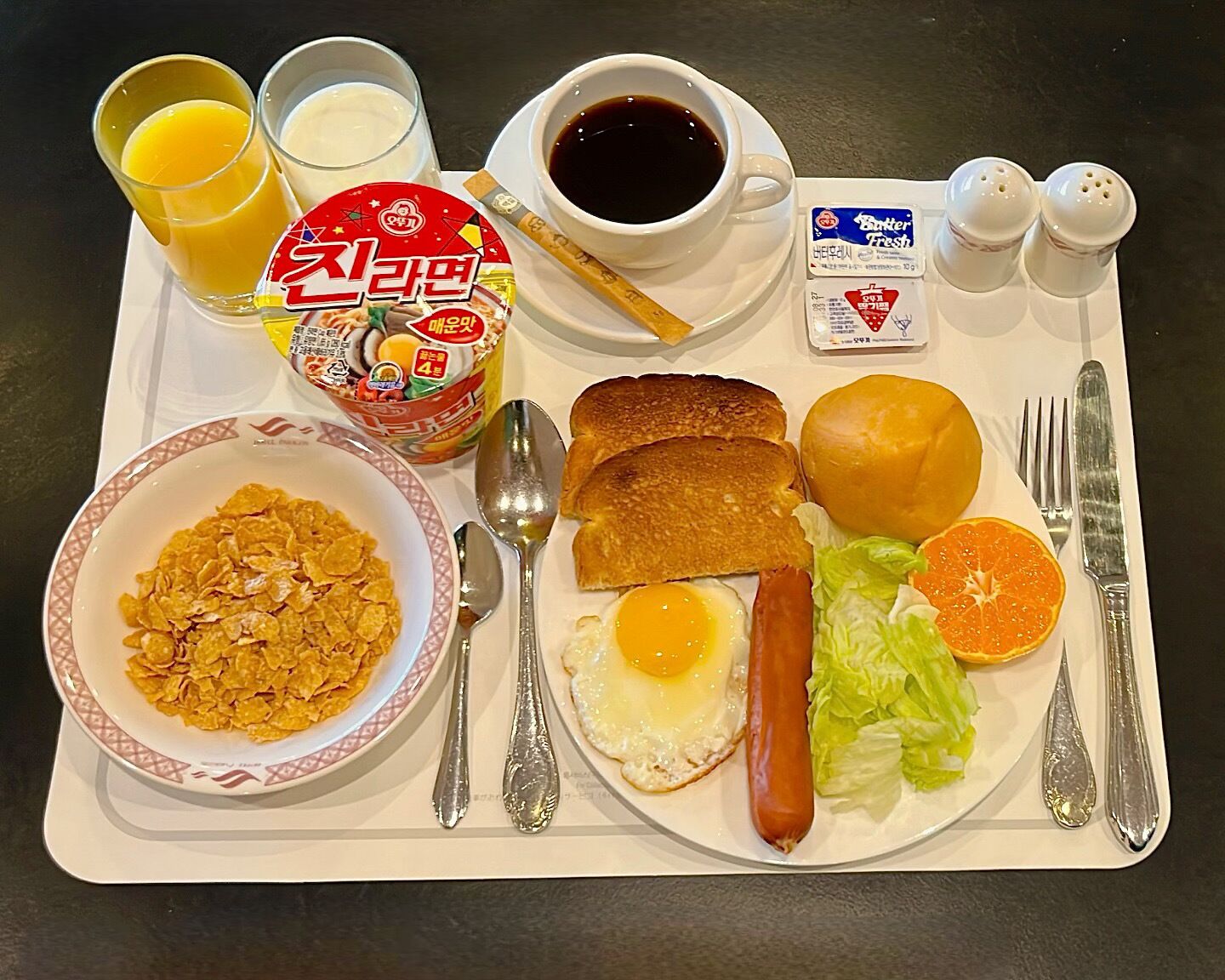 free daily self-service breakfast