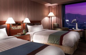 Minibar, in-room safe, desk, blackout drapes - Hotel Paragon (Busan)