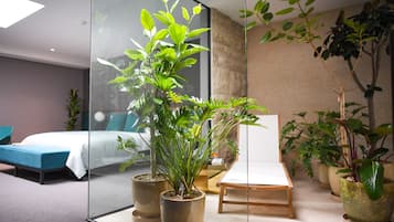 1 bedroom, premium bedding, minibar, in-room safe