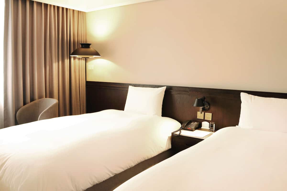 1 bedroom, premium bedding, minibar, in-room safe