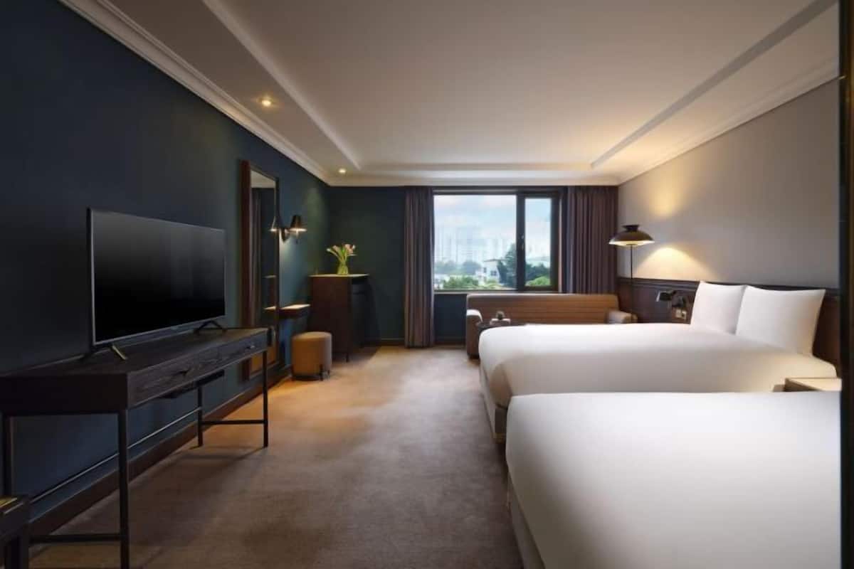 1 bedroom, premium bedding, minibar, in-room safe