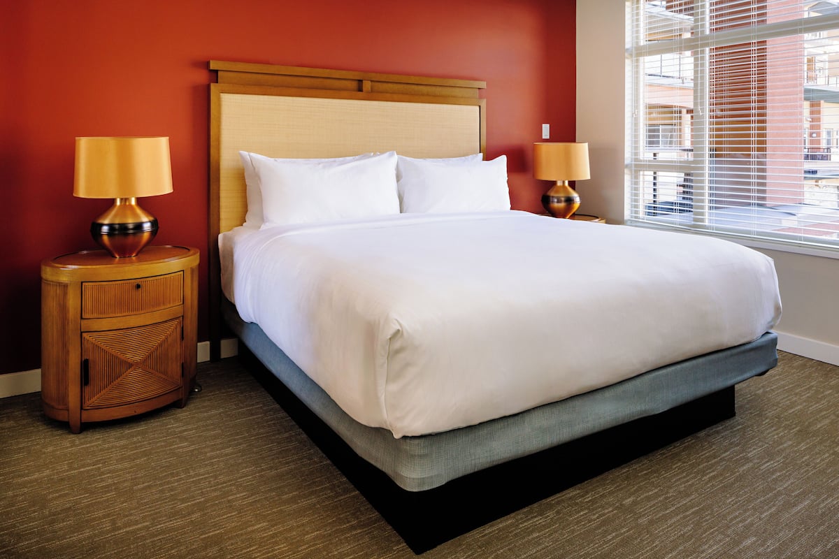 1 bedroom, premium bedding, pillowtop beds, in-room safe