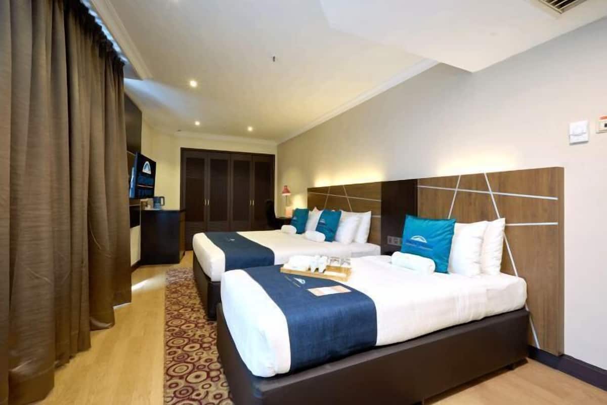 In-room safe, desk, blackout drapes, iron/ironing board (on request)