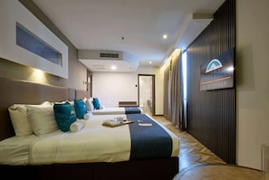 Deluxe Room, 1 King Bed with 1 Single Bed, Non Smoking - Howard Johnson By Wyndham Kuala Lumpur 118 (Kuala Lumpur)