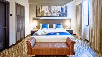 Phòng Suite, 1 giường cỡ king và sofa giường, không hút thuốc | Két bảo mật tại phòng, bàn, màn/rèm cản sáng, bàn ủi/dụng cụ ủi quần áo