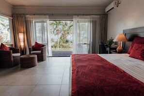 Premium bedding, in-room safe, individually decorated