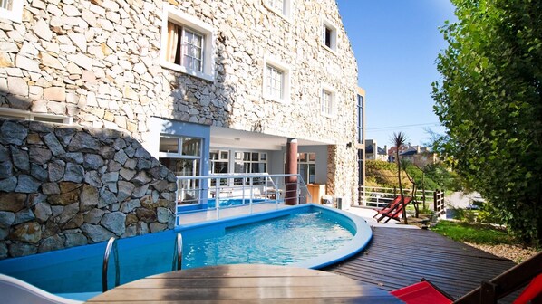 حمّام سباحة خارجي