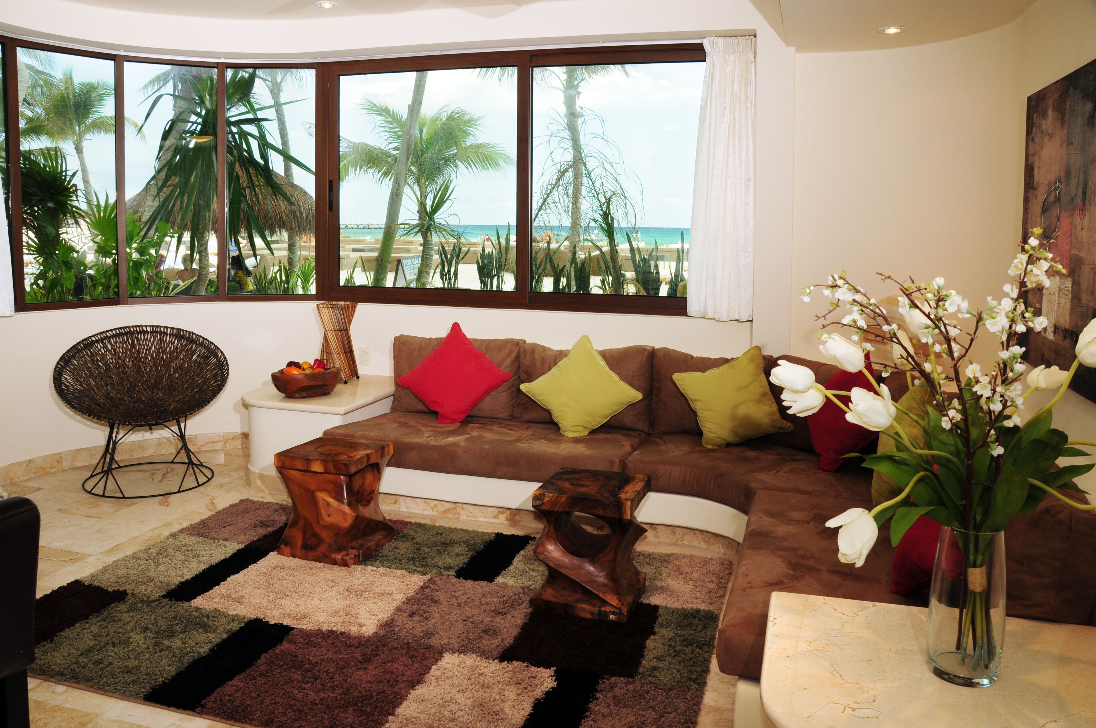 premium condo, 2 bedrooms, hot tub | living area