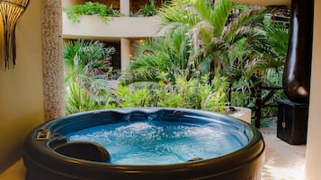 Bañera de hidromasaje privada
