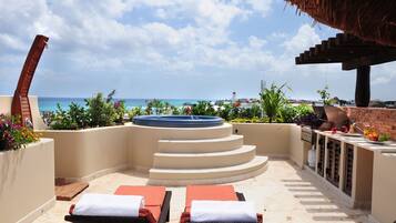 Deluxe penthouse, 2 slaapkamers, gedeeltelijk uitzicht op oceaan | Terras