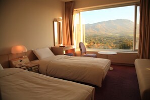 Twin Room (B)
