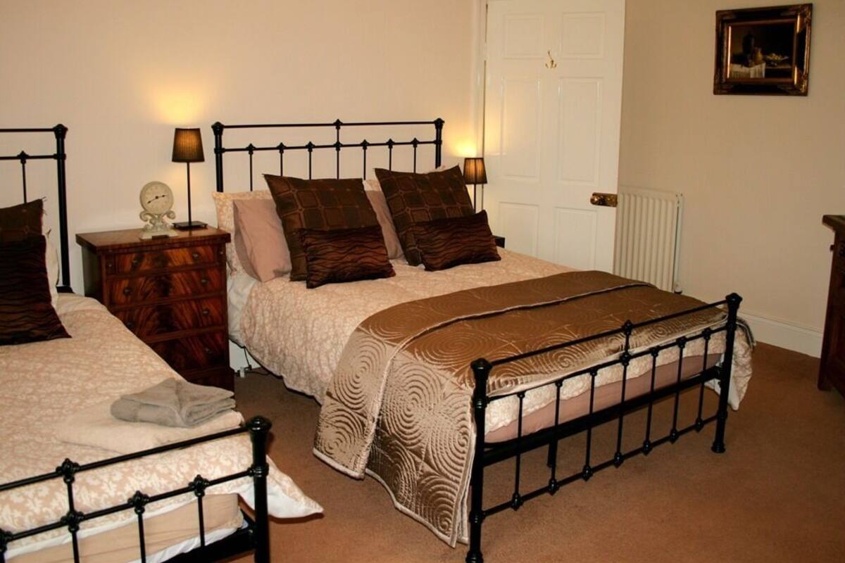 Suite, Ensuite (3 Persons)