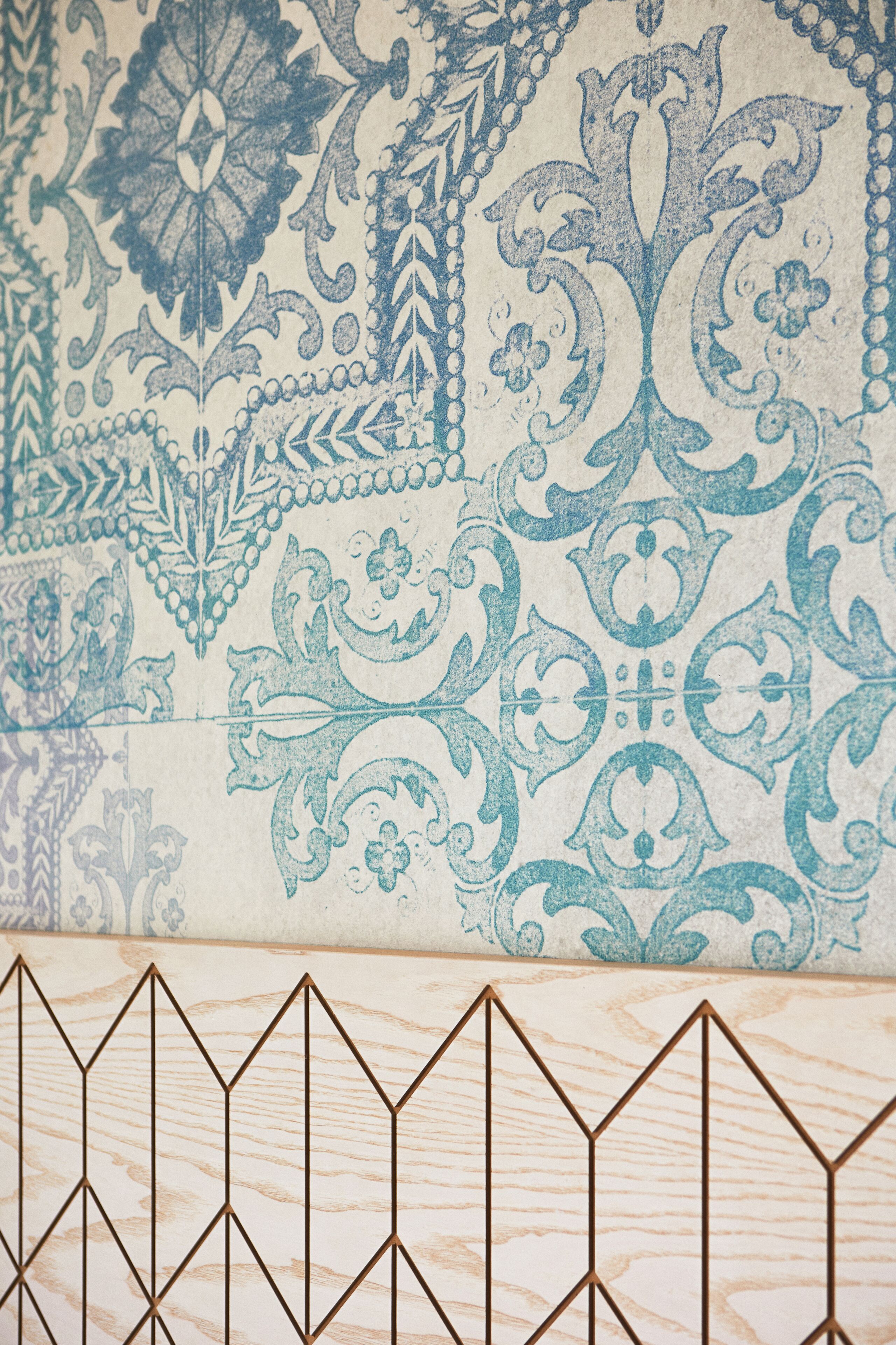 4 restaurants, breakfast, lunch, dinner served; international cuisine