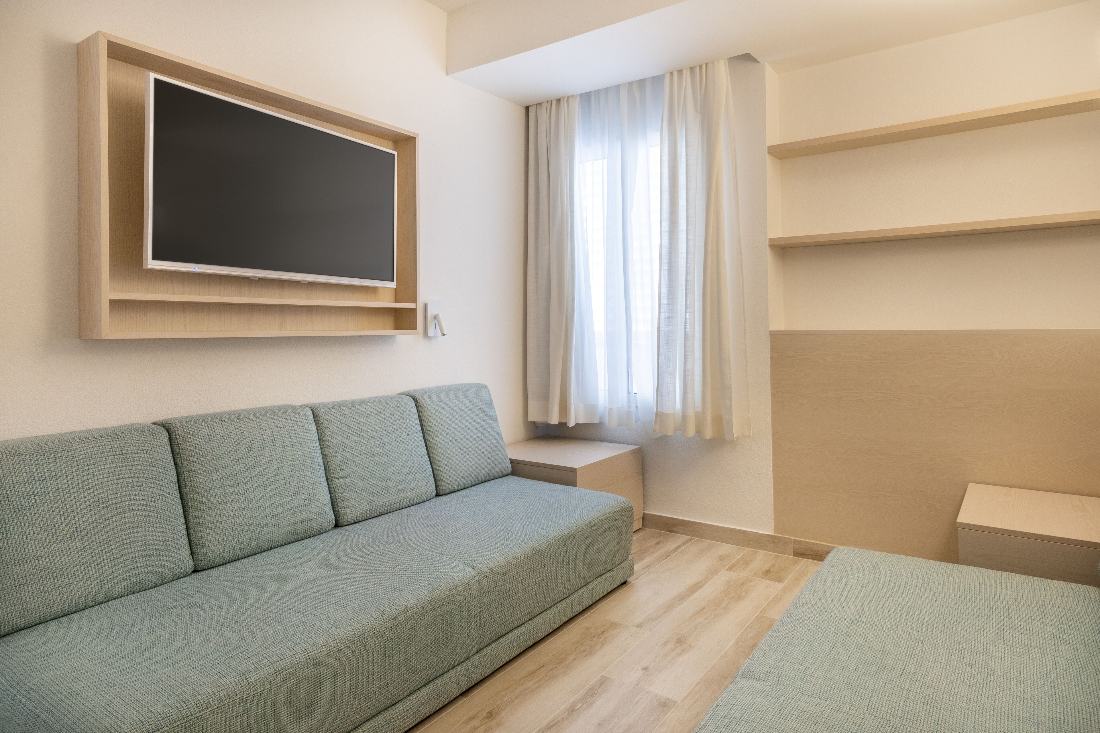 1 bedroom, minibar, individually decorated, individually furnished