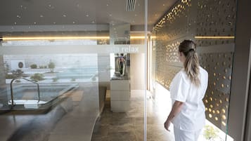 Parihoitohuone(ita), sauna, poreallas, höyrysauna, turkkilainen sauna