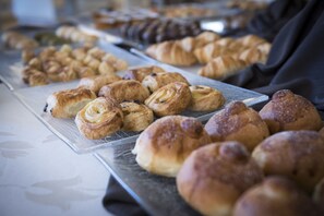 Daily buffet breakfast (EUR 8 per person)