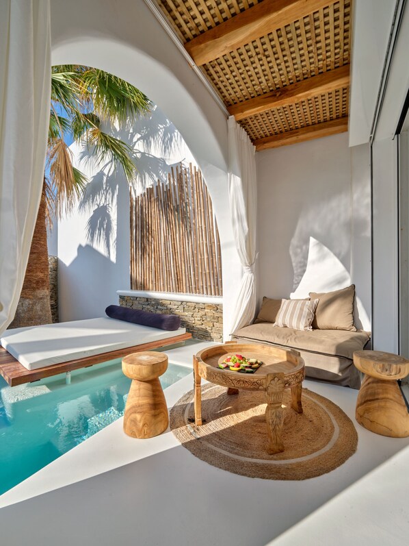 Luxury Suite with Private Pool | Terrace/patio - Zefi Hotel & Suites (Paros)