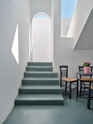 Economy Room Courtyard (raised basement) | In-room safe, individually decorated, individually furnished