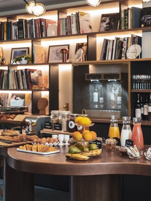 Daily buffet breakfast (EUR 22 per person)