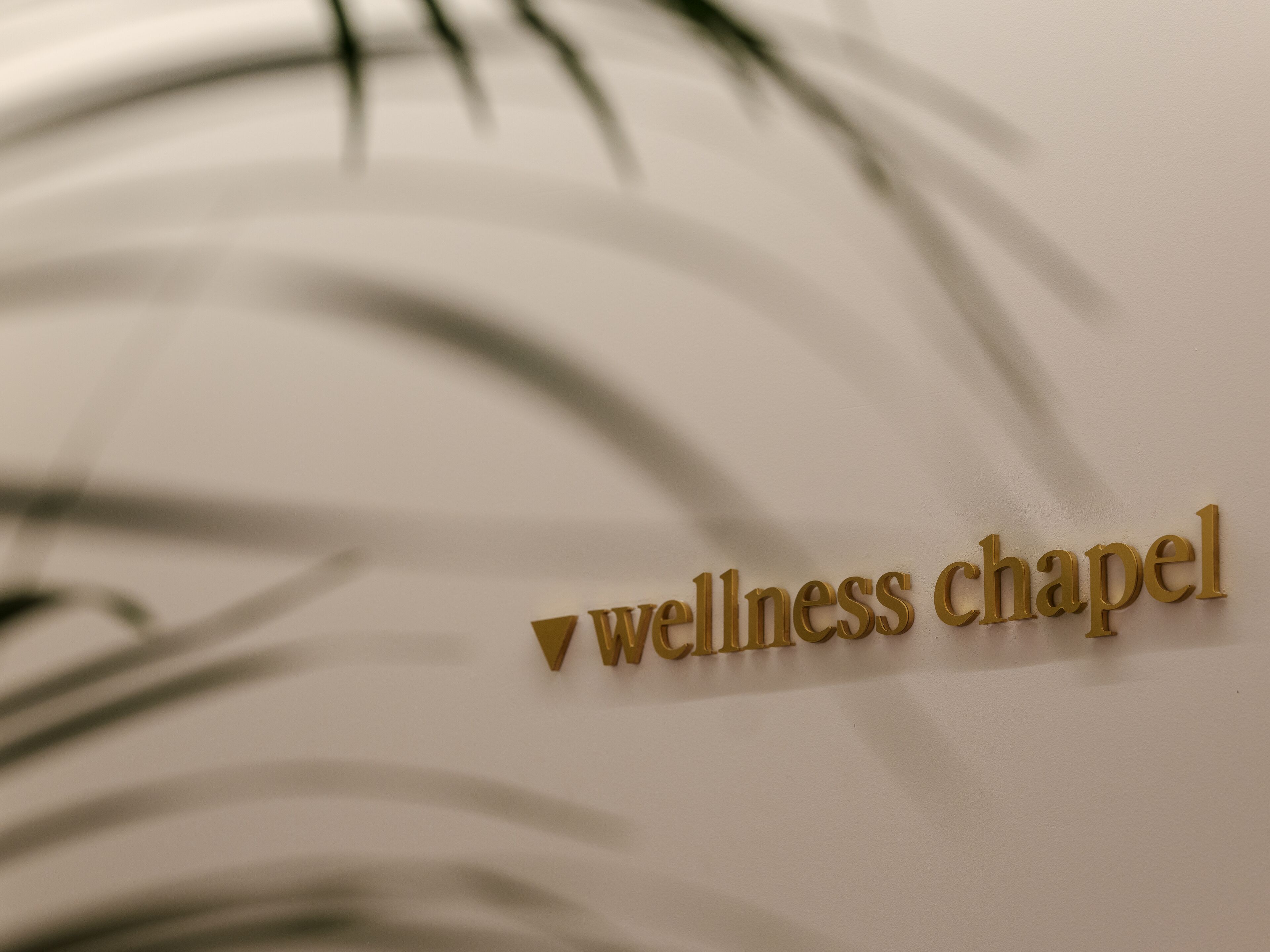 couples treatment room(s), body treatments, deep-tissue massages