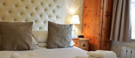 Chambre double, salle de bain attenante