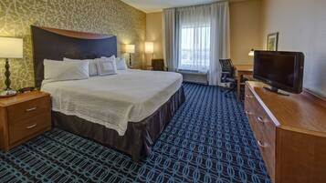 Studio, 1 King Bed with Sofa bed, Non Smoking | Desk, blackout drapes, iron/ironing board, free cribs/infant beds