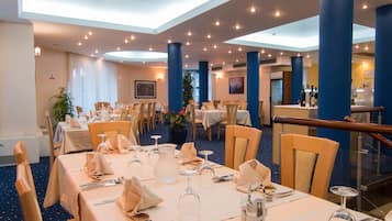 Se sirven desayunos, comidas y cenas