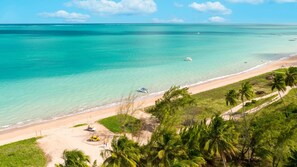 On the beach, white sand, free beach cabanas, sun loungers - Salinas Maragogi All Inclusive Resort (Maragogi)