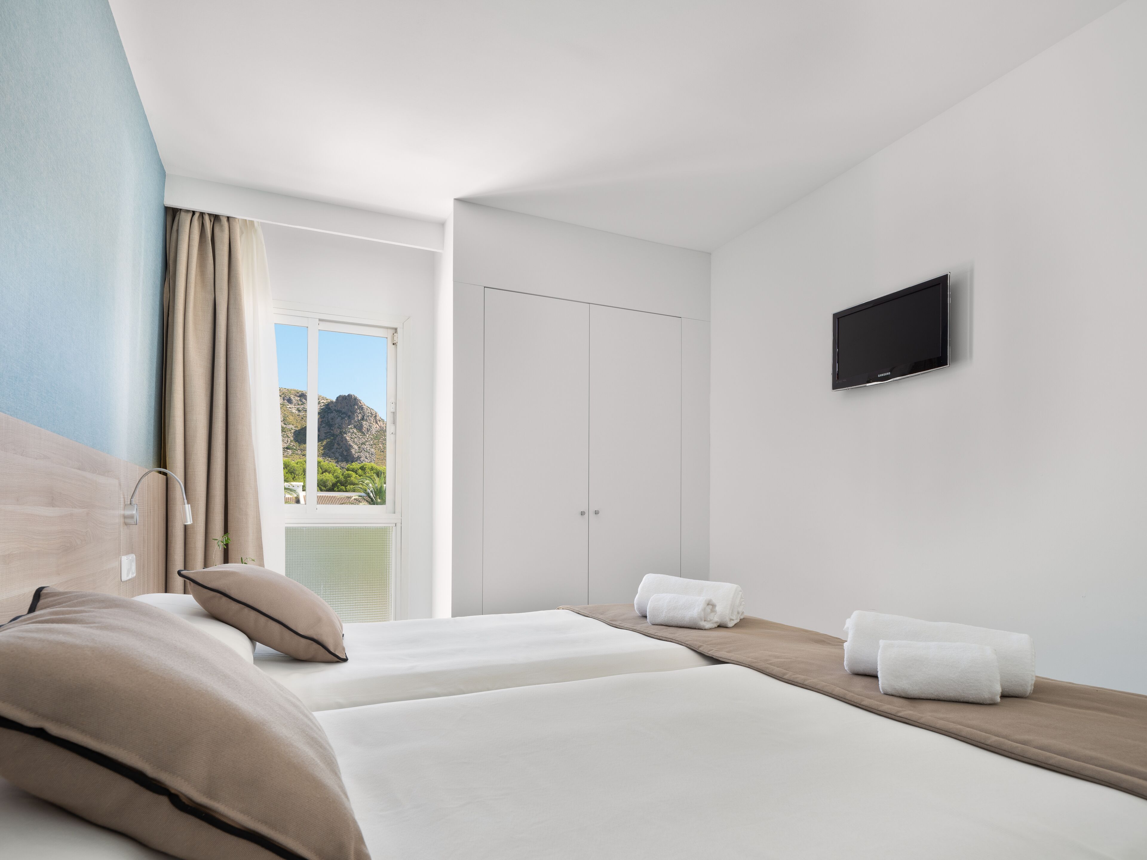 1 bedroom, minibar, in-room safe, free cots/infant beds