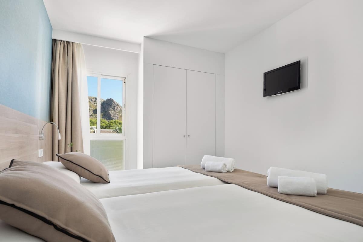 1 bedroom, minibar, in-room safe, free cribs/infant beds
