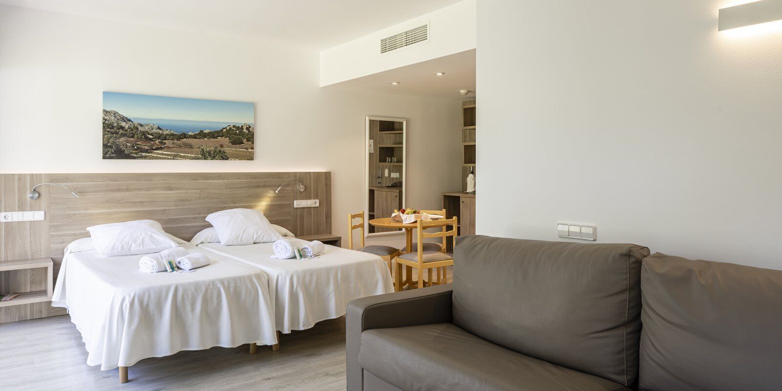 suite | 1 bedroom, minibar, in-room safe, free cots/infant beds