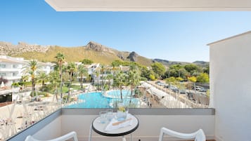 Suite, vista piscina | Terrazza/patio